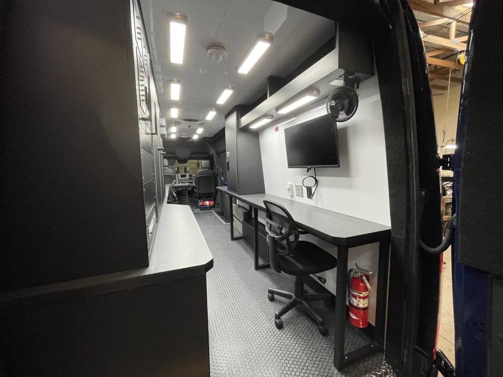 15' Mobile Command Van 